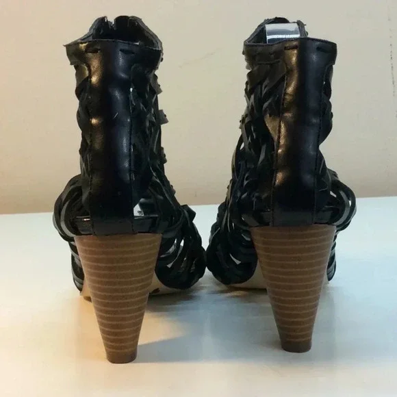NWOT Carlos Santanta Black Booties Size 9.5 - Picture 3 of 8